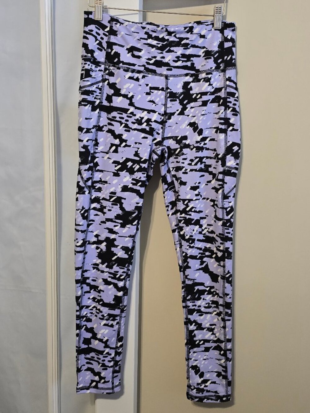 LAUNDRY by SHELLI SEGAL,MEDIA POCKET,Abstract Morphed Lavenderiam Lavender L NWT